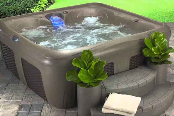 Learn About Hot Tubs Family Image